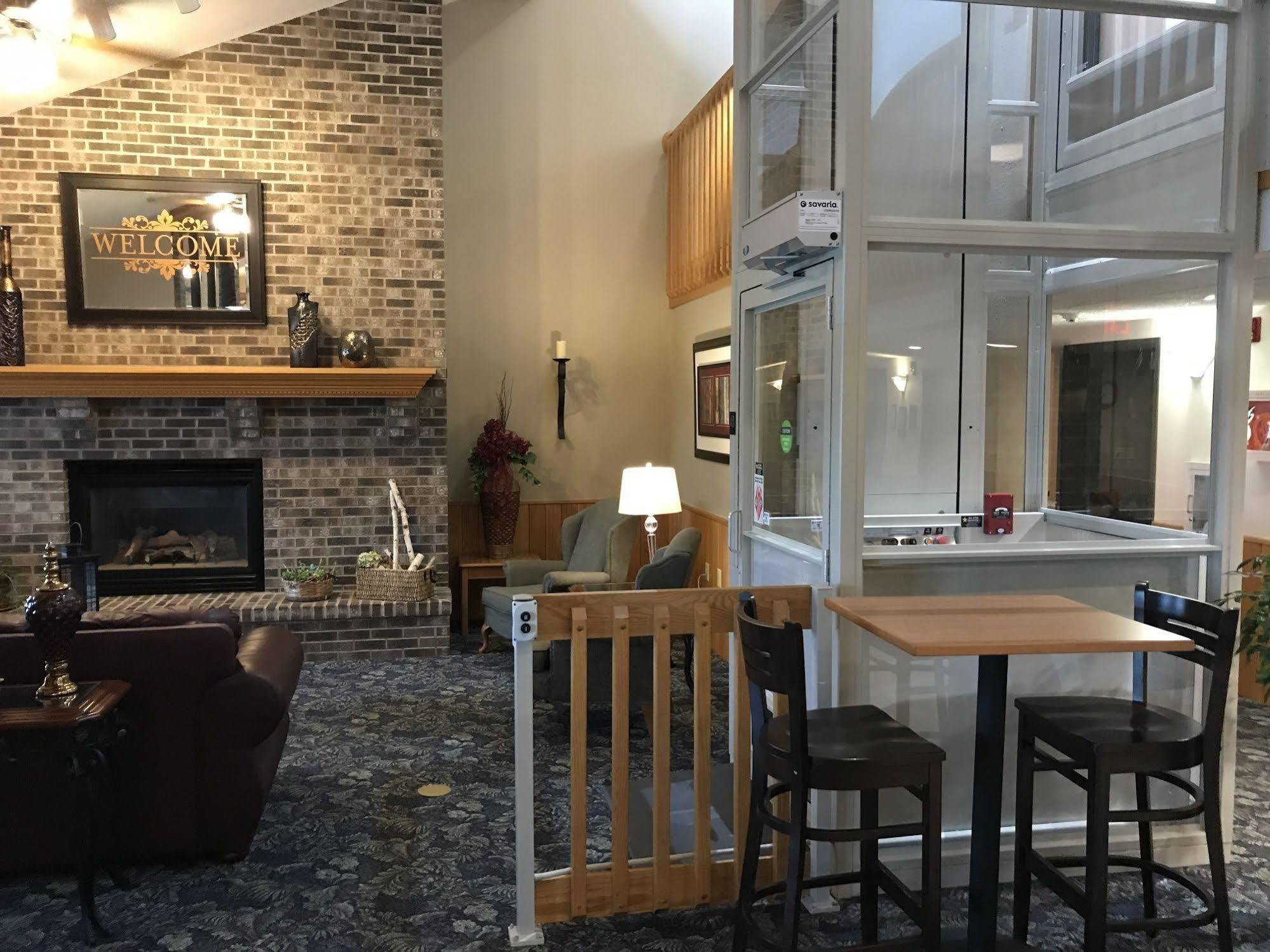 Fairbridge Inn & Suites Thorp Exterior foto